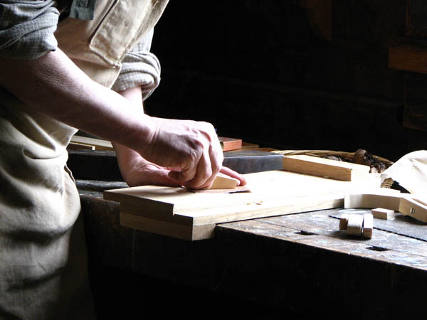 Nacemos de la influencia y formación  heredada en el sector de la <strong>carpintería de madera y ebanistería  en Rodonyà.</strong>